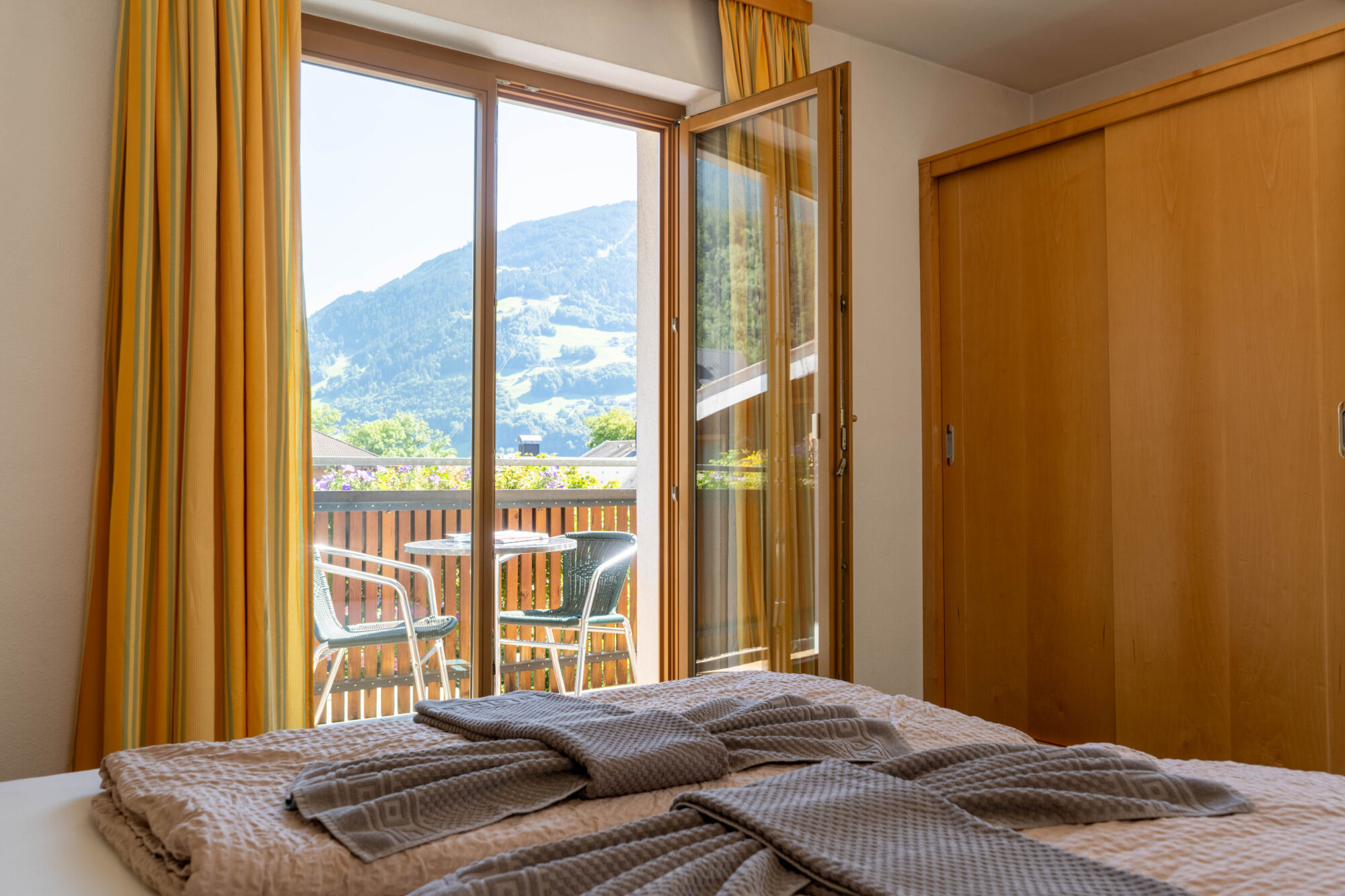 Doppelzimmer_BalkonBett3 Doppelzimmer_BalkonBett3