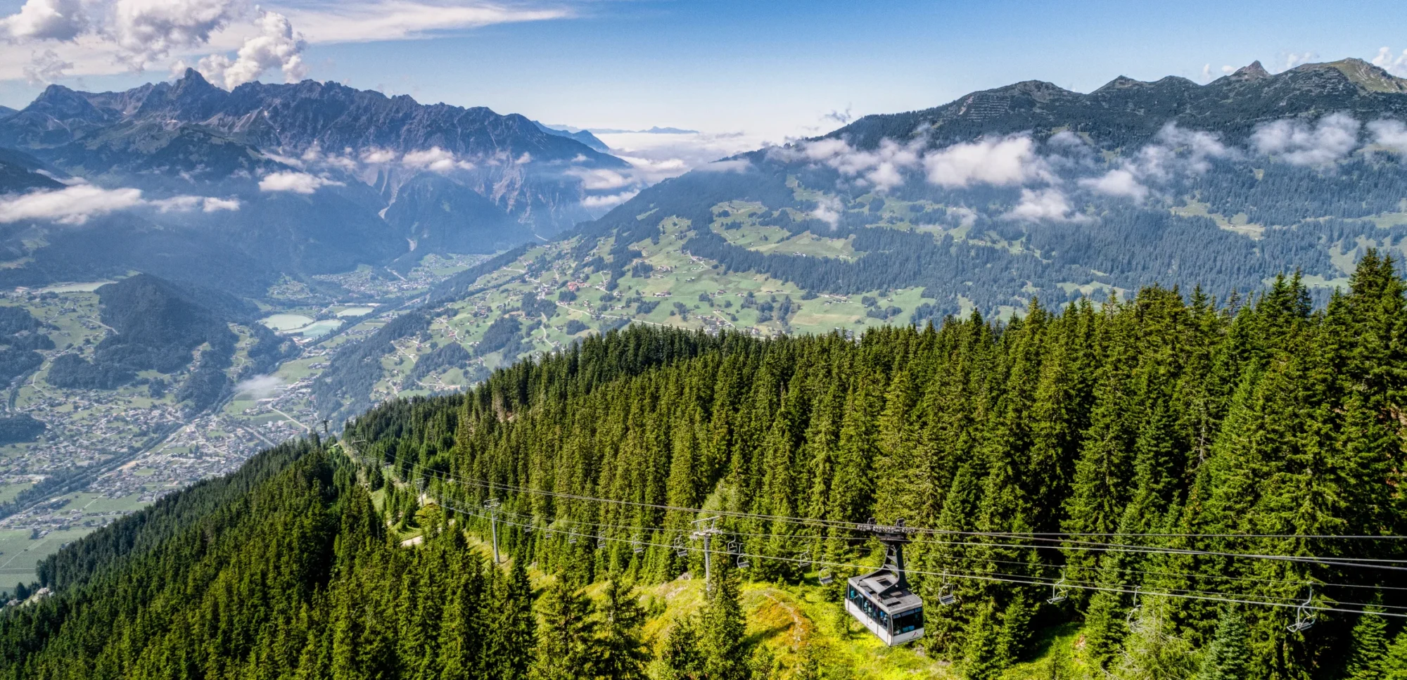 Wandern Waldwiesenweg Kropfen Wandern auf dem Waldwiesenweg Kropfen
